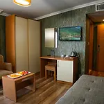 Park Square 3* 特拉布宗