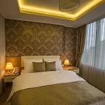 Park Square 3*