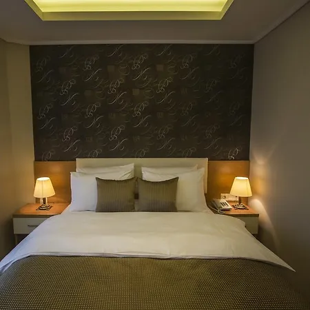 Park Square 酒店 3*