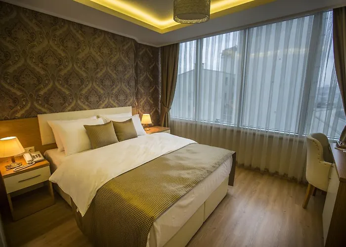 Otel Park Square 3*