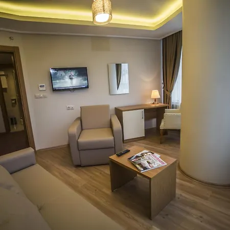 Park Square Hotel 3*