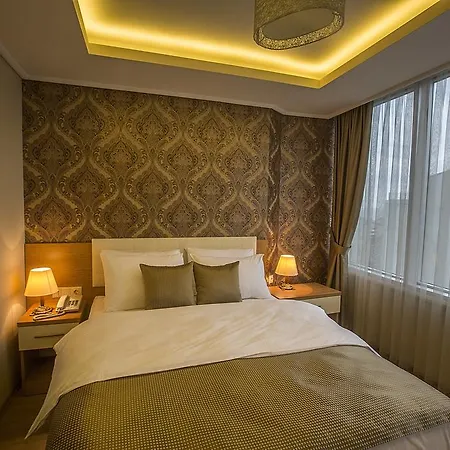 Park Square 3*