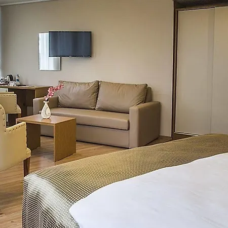 מלון Park Square