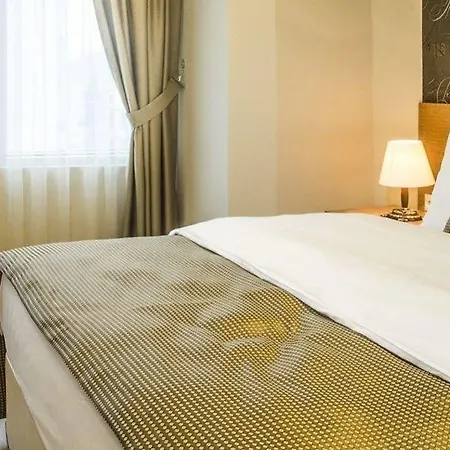 Park Square 3* 트라존