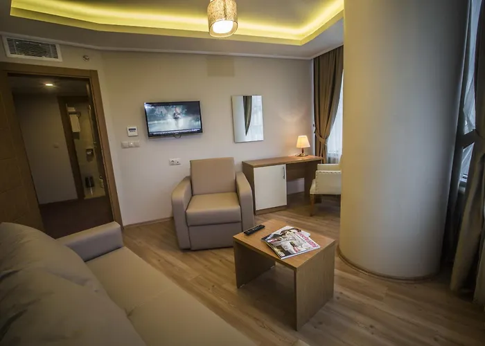 Park Square Hotel 3*