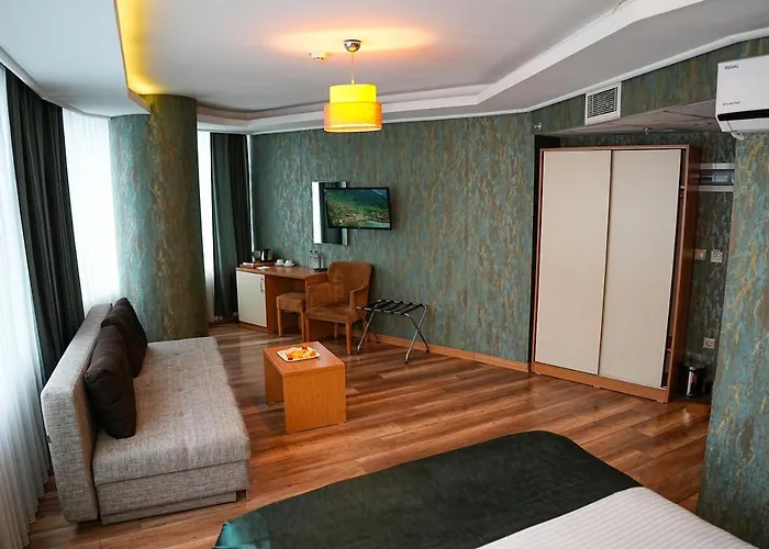 Park Square Hotel 3*